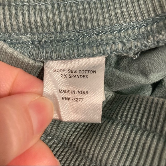 Sonoma Stone Green Capris 8 - Picture 5 of 10